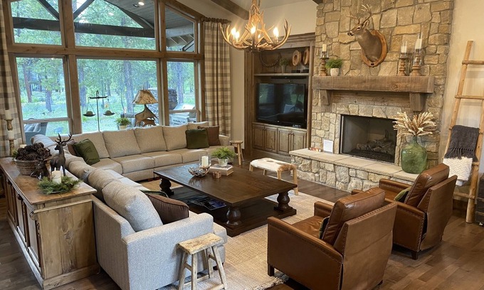 Sunriver Casa | Luxury 7 Br, 7.5 Ba Home. Great for Retreats and Family Gatherings!