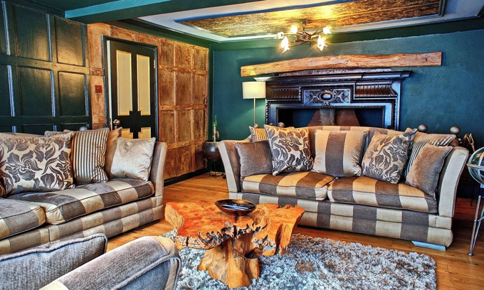 Saffron Walden Casa | Luxury 9 Bed Manor House Hot Tub Cinema Room SkyTV