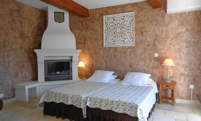 Lacoste Cama Y Desayuno | Habitación de lujo con 1 cama doble o 2 individuales Glycine-terrace-Le clos des lavandes