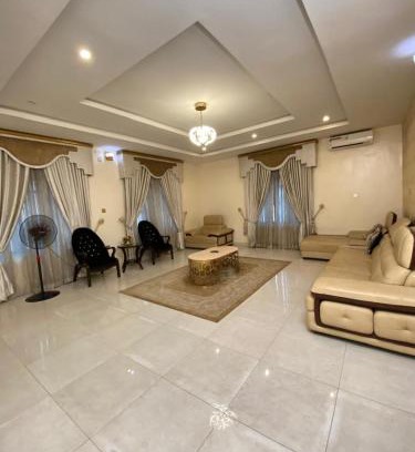 Ibadan Apartamento | Luxury and Cozy family home