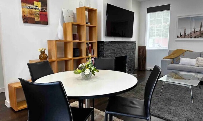 Kew Apartamento | Luxury and grandeur with private courtyard
