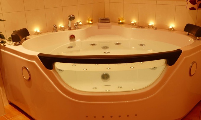 Rhoden Apartamento | Apartamento con bañera de hidromasaje y chimenea, WiFi gratuito - uso del área de bienestar incl.