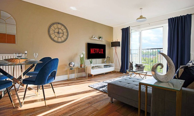 Milton Keynes Apartamento | Luxury Apartment with Balcony, Parking & Fast Wifi