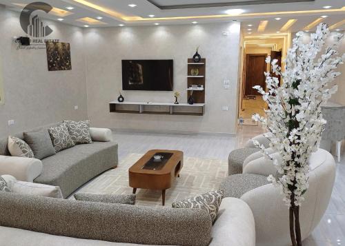 Agouza Apartamento | Luxury apartment in Mohandessin, Shehab Street, Cairo