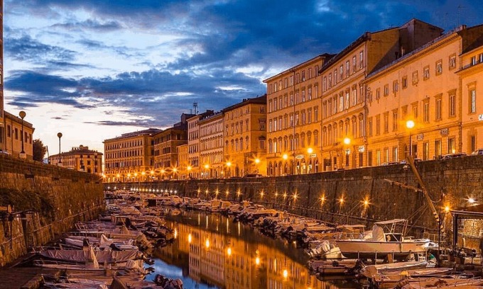 Livorno Apartamento | Luxury apartment in villa a few steps from the sea