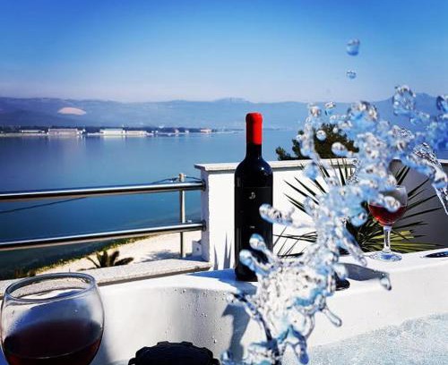 Municipality of Trogir Apartamento | Luxury apartment MaLea with jacuzzi and sauna, by the sea