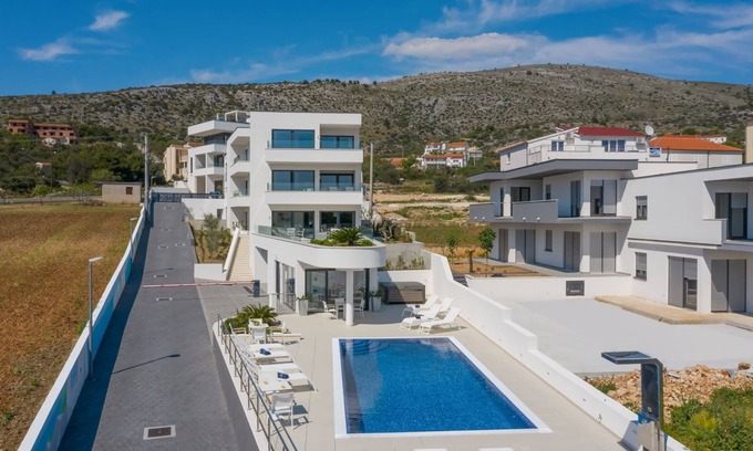 Seget Vranjica Apartamento | Luxury Apartment Nautica with Pool I