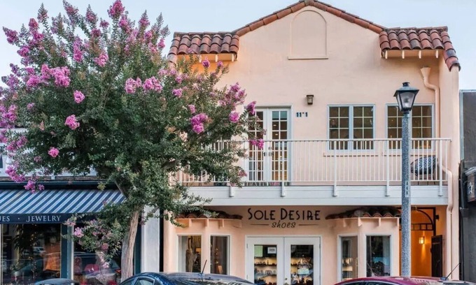 Sonoma Apartamento | Luxury Apartment on the Sonoma Plaza