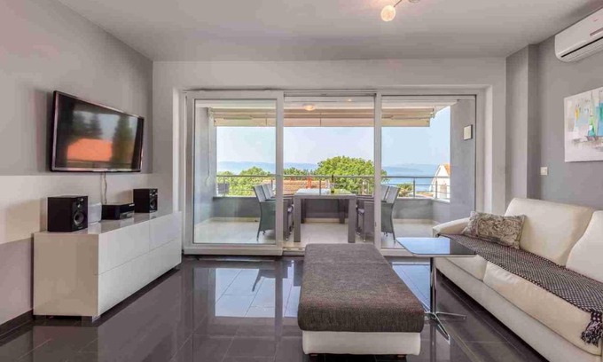Njivice Apartamento | Luxury Apartment Sunflair