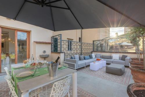 Santa Croce Apartamento | Luxury Apartment with big terrace in Florence