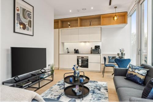 London Borough of Hounslow Apartamento | Luxury Apartment with Cinema Room, Gym, Parking and Game Room