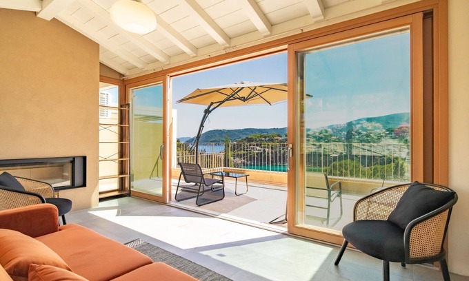 Procchio Casa | Luxury apartment with private access to the sea