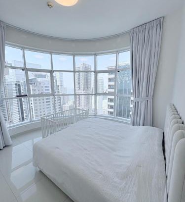 Al Khan Apartamento | Luxury apartment with sea view, gym and pool!