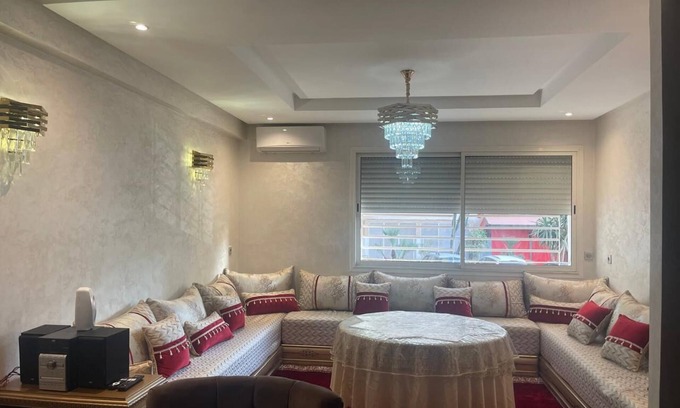 Les Amicales Apartamento | Luxury apartment with swimming pool.