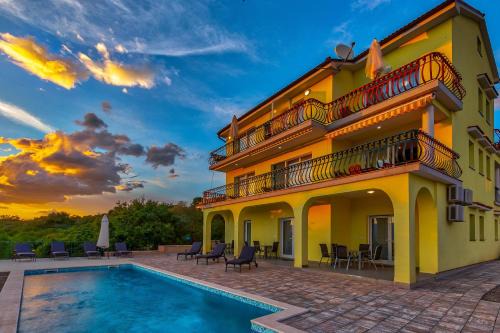 Kostrena Apartamento | Luxury apartments Kostrena with pool 2