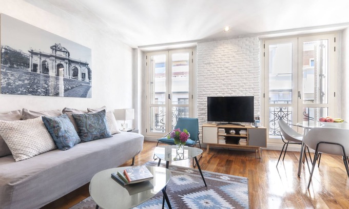 Huertas Apartamento | En casa en Madrid 3, centro de madrid. Paseo a museos, plazas, gran via y sol.