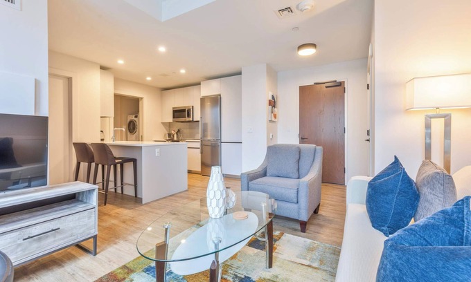 Seaport District Apartamento | Luxury Apt Steps to Shops and Restaurants