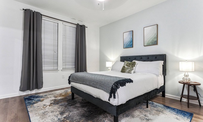 Frisco Apartamento | Luxury Apt with Eco-Friendly Touches & Private Garage