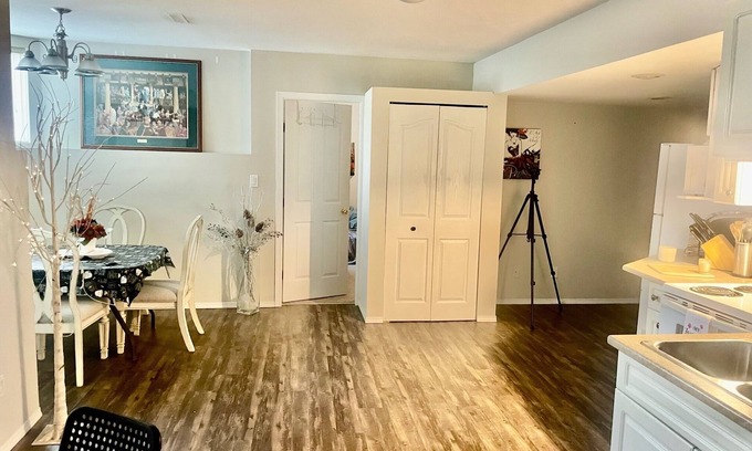 Walnut Grove Casa | Luxury at Lauries Lower level suite in Beautiful home