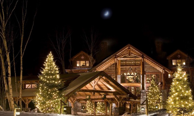 Lake Placid Complejo | Luxury at Whiteface Lodge and Spa. Pool, Hot tubs, theatre, bowling, etc.