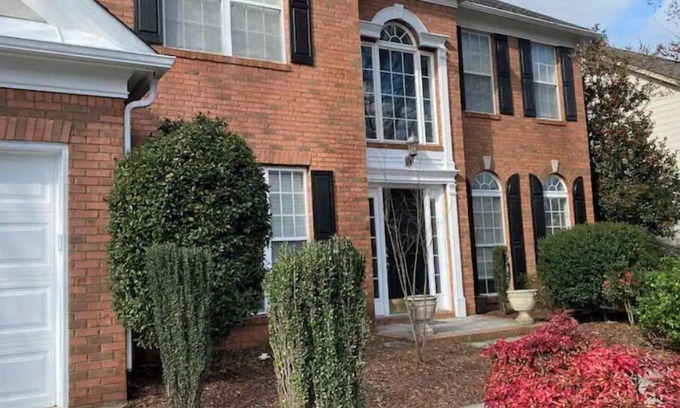 Smyrna Casa | Luxury Atlanta Home walk to Battery Braves Stadium