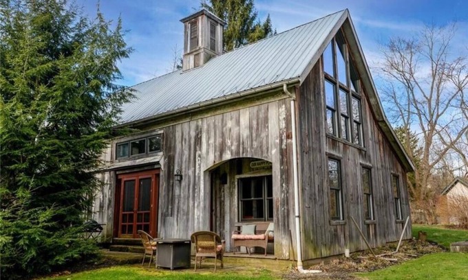 Peninsula Casa | Luxury Barn with Best View in the Cuyahoga National Park.