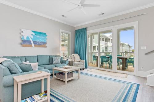 Emerald Isle Casa | Luxury Beach Condo 5 Min Walk To Beach & Shops!