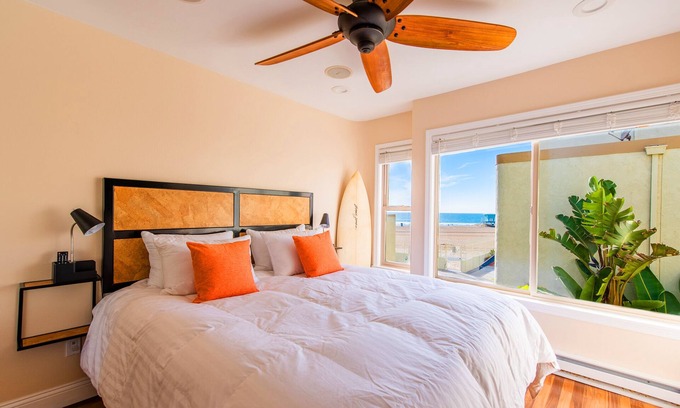 Huntington Beach Casa | Luxury Beach Front Surf Condo ► Patio privado ► Barbacoa ► Estacionamiento ► Wifi ► Lavandería ►