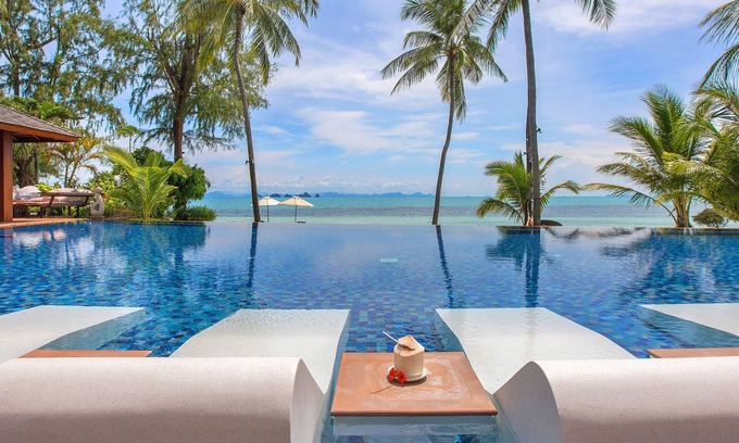Lipa Noi Casa | Luxury Beach Front Villa Baan Kilee lth7
