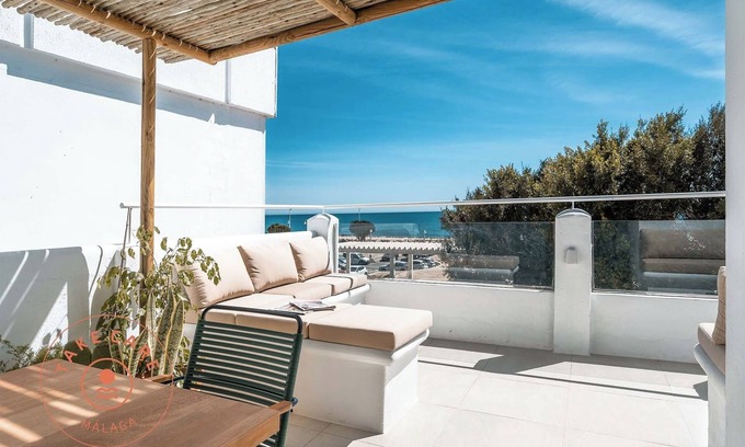 Playas del Palo Chalet De Esquí | Luxury beach house, El Palo - TakeCareMalaga