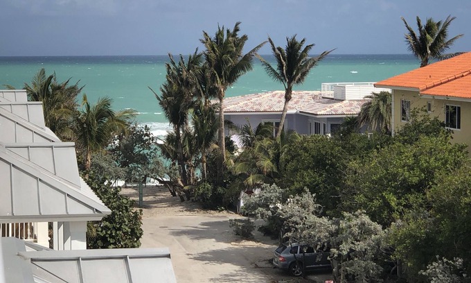 North Beach Casa | Casa de lujo en Oceanside * Piscina privada en la azotea * Media cuadra de la playa tranquila * Ascensor