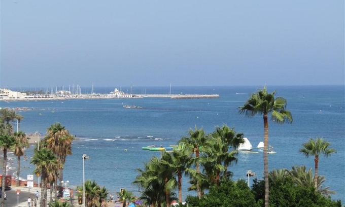 Torrequebrada Apartamento | Luxury beachfront apartment in Benalmadena Costa