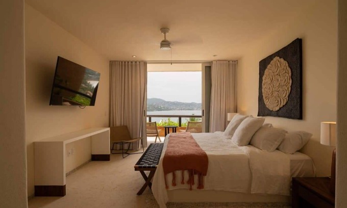 Playa Las Gatas Apartamento | Luxury Beachfront Condo with Terrace Jacuzzi