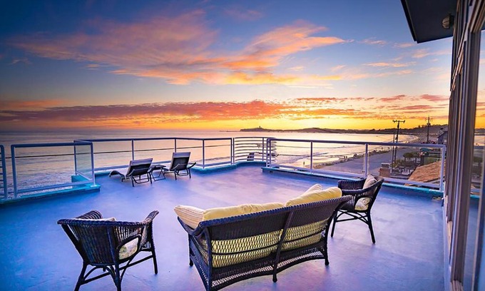 El Granada Casa | Luxury Beachfront Penthouse Walk to the Beach Restaurants Entertainment