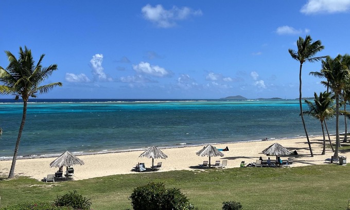 Orange Grove Condominio | Luxury Beachfront Condo with Pool and Hot Tub
