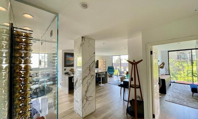 Beverly Grove Apartamento | Luxury Beverly Hills 24 Hour Security Home 2 Bedrooms Perfect Location