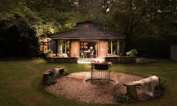 Billingshurst Casa | Luxury Boltholes cabin in the woods with hot tub