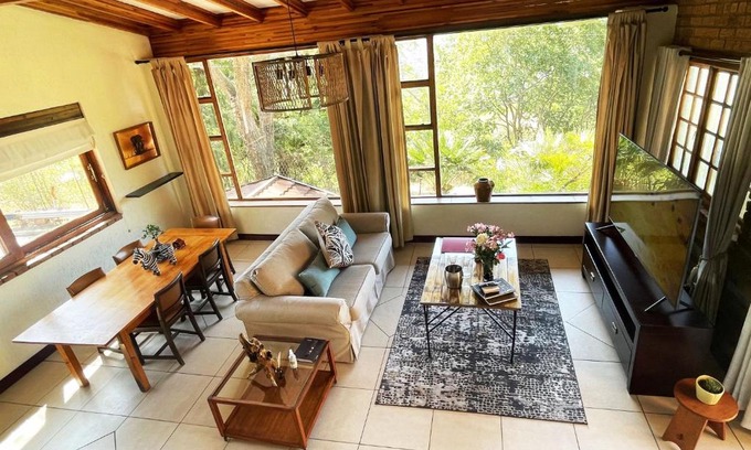 Northcliff Apartamento | Luxury Boutique Nature Stay! Northcliff - Sunset Views, Solar, Work, Pool