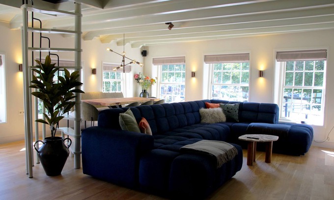 Medemblik Casa | Luxury boutique stay with sauna & jacuzzi on the harbor of Medemblik!