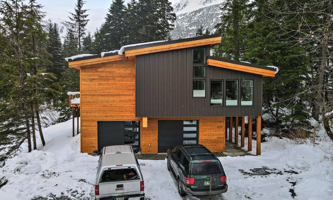 Alyeska Casa | Luxury brand new 4 Bed 5 Bath modern comtempary home