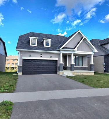 Thorold Apartamento | Luxury bungalow in Thorold near Niagara falls