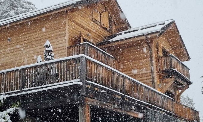 Saint-Etienne-de-Tinee Chalet De Esquí | Chalet de lujo con terraza con vistas a la montaña y Wi-Fi