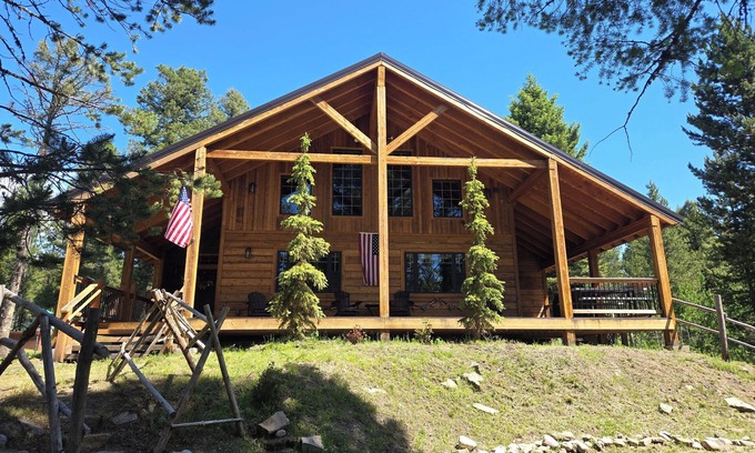 Island Park Cabina | CABINA DE LUJO DE NUEVA CONSTRUCCIÓN! A minutos de West Yellowstone Sleeps 10, WIFI