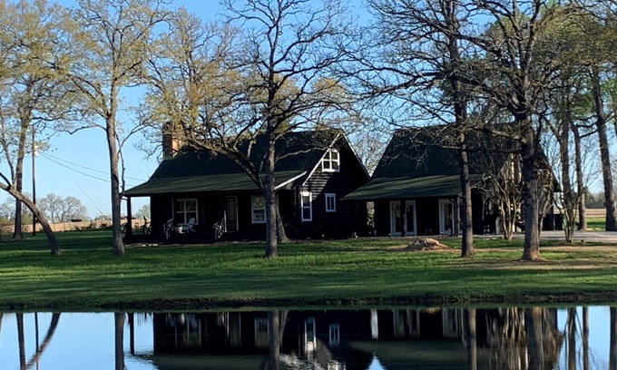 Fairfield Cabina | Luxury Cabin on 9.5acres, ready for your gatherings and retreats!