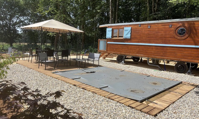 Journiac Cabina | Remolque de lujo para 6 personas - ¡piscina privada!