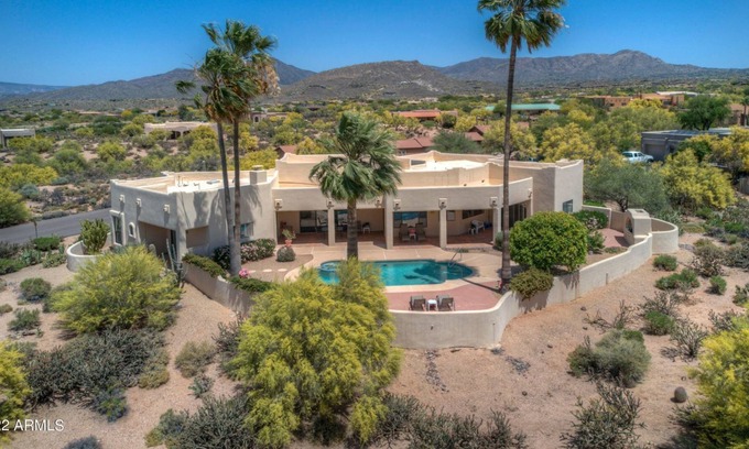 Carefree Rolling Hills Casa | Luxury Carefree Santa Fe View House On An Acre.