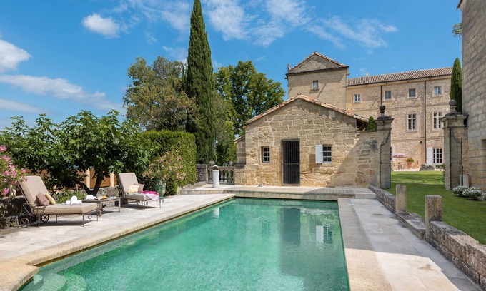 Saint-Siffret Otro | Luxury Castle in the GARD between Avignon and Uzès.