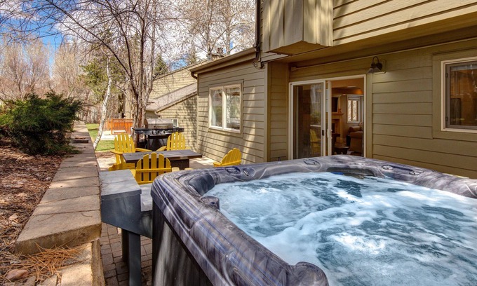South Snyderville Basin Condominio | Luxury, Central Location, Private Deck & Hot Tub! Near Canyons Village