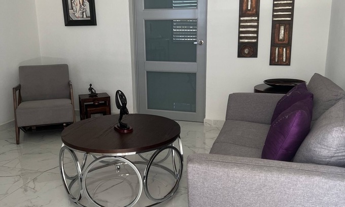 Camaceyes Apartamento | Luxury centric 1 bedroom apt - 5 min from the beach