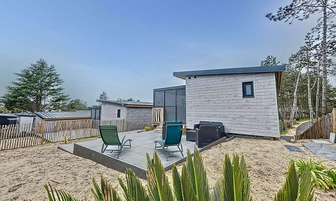 Jullouville Chalet De Esquí | Chalet de lujo con piscina climatizada, WIFI y 6 plazas – ¡Cerca de playa y tiendas!